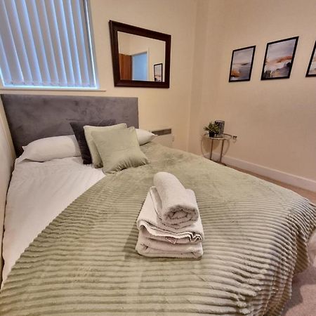 2 Bedroom - City Centre Location - Perfect For Family'S ブラッドフォード エクステリア 写真